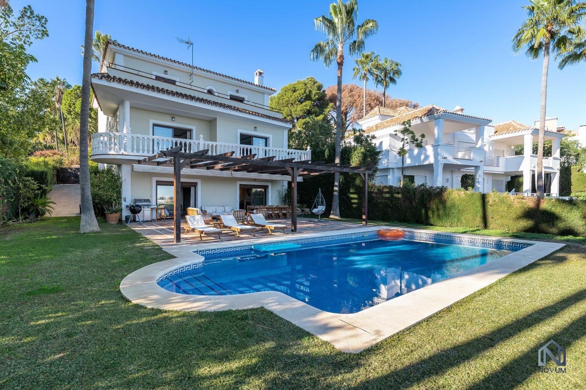 Lägenhet Spacious 6 Bdrm - Golf Lover's Paradise *