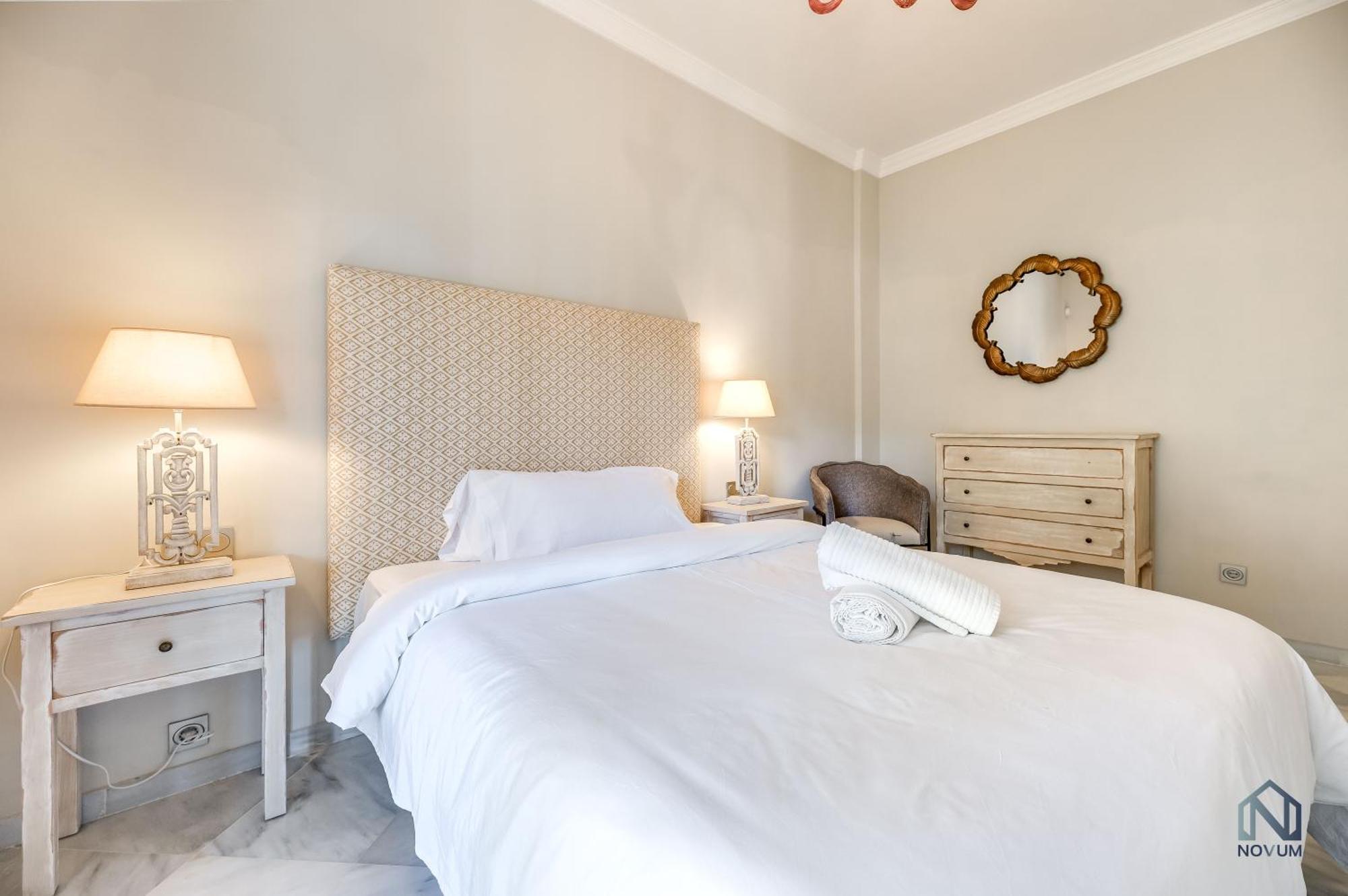 Spacious 6 Bdrm - Golf Lover's Paradise Lägenhet Marbella