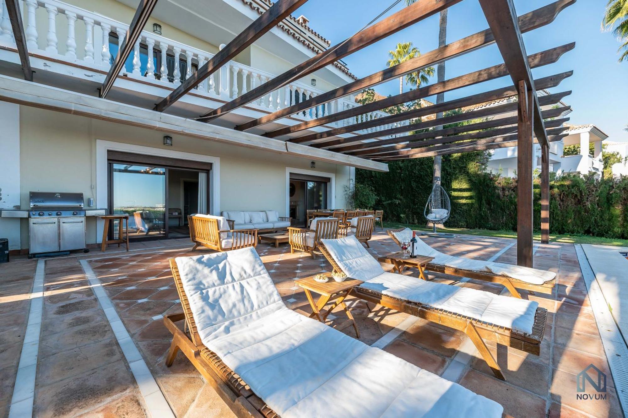 Lägenhet Spacious 6 Bdrm - Golf Lover's Paradise